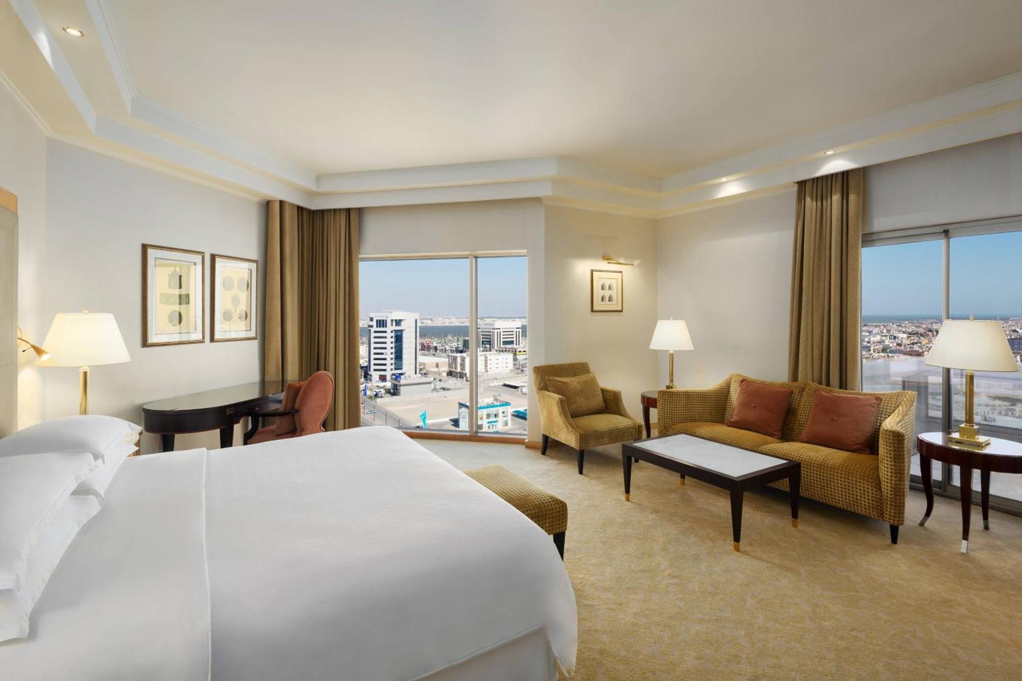 쉐라톤 담맘 호텔 앤 컨벤션 센터 외부 사진 A room at the Four Seasons Hotel, Madrid